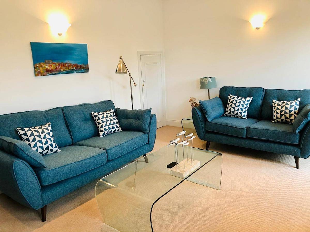 River Cottage, Arundel Riverside, Just Steps from the Historic Town in Arundel, South Downs