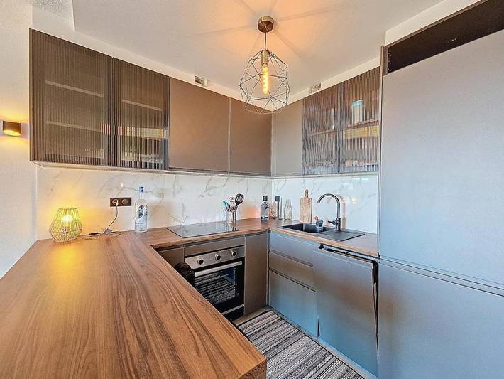 Gîte pour 2 personnes, avec vue ainsi que balcon et piscine dans Office De Tourisme De La Croix Valmer - 4