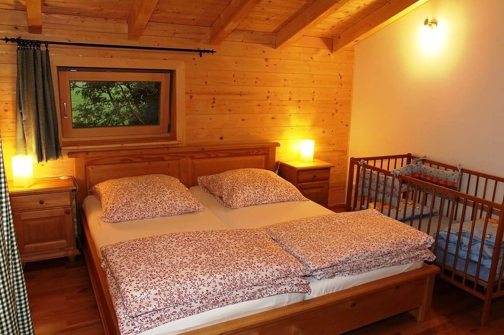 Ganze Wohnung, Haus Efeu 90m², bis 6 Personen, 3 separate Schlafzimmer in Traunreut, Landkreis Traunstein