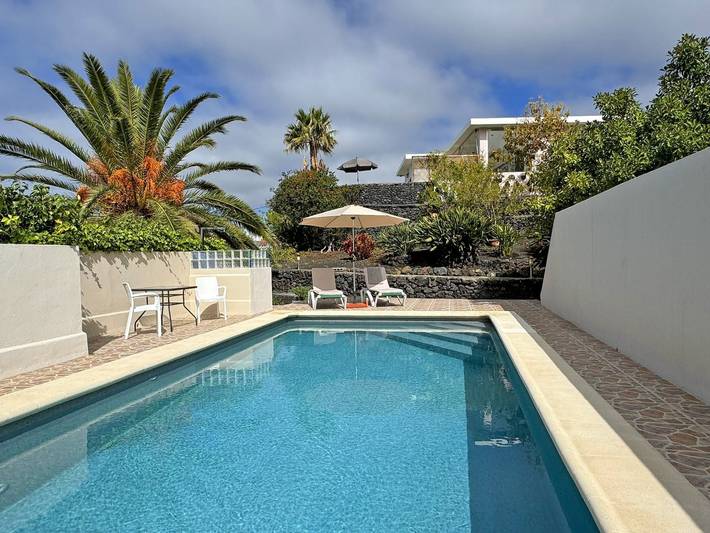 Ferienhaus für 5 Personen, mit Garten und Pool sowie Terrasse und Ausblick, kinderfreundlich in Los Llanos de Aridane