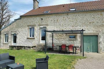 Agriturismo pour 8 personnes, avec jardin à Crux-la-Ville