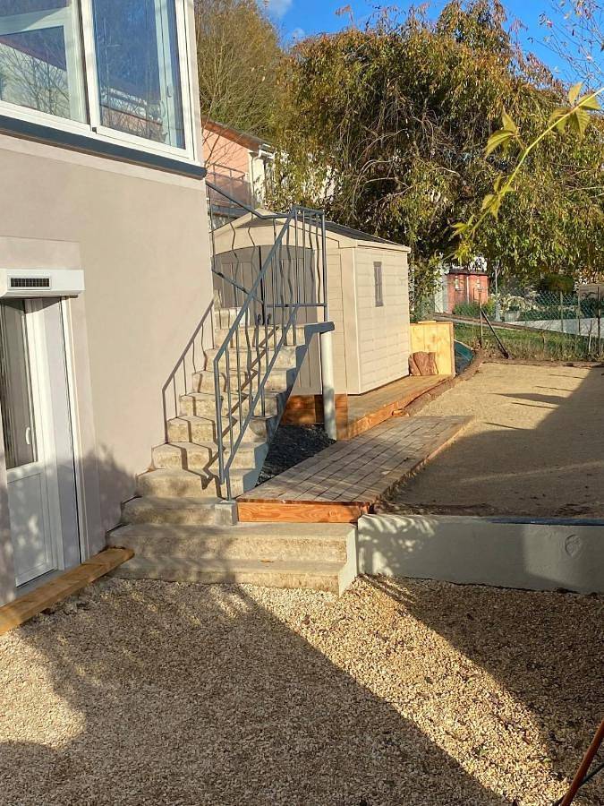 Location de vacances pour 4 personnes, avec jardin et terrasse à Changey - 4