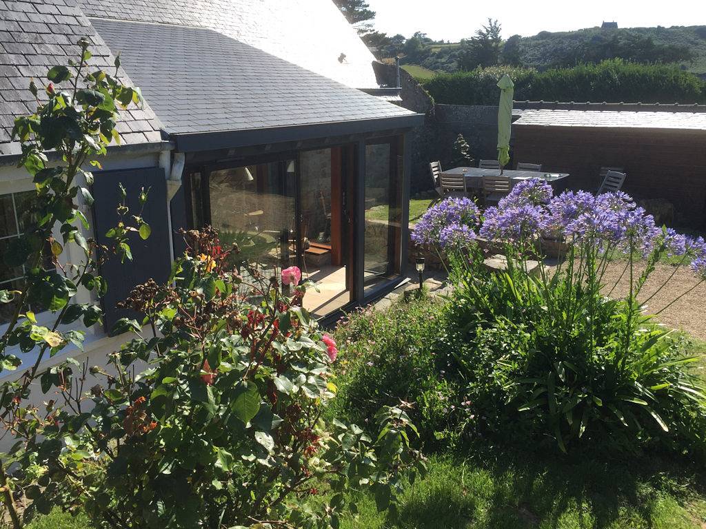 Maison de pêcheur à 40 mètres de la plage in Plougasnou, Ceinture Dorée