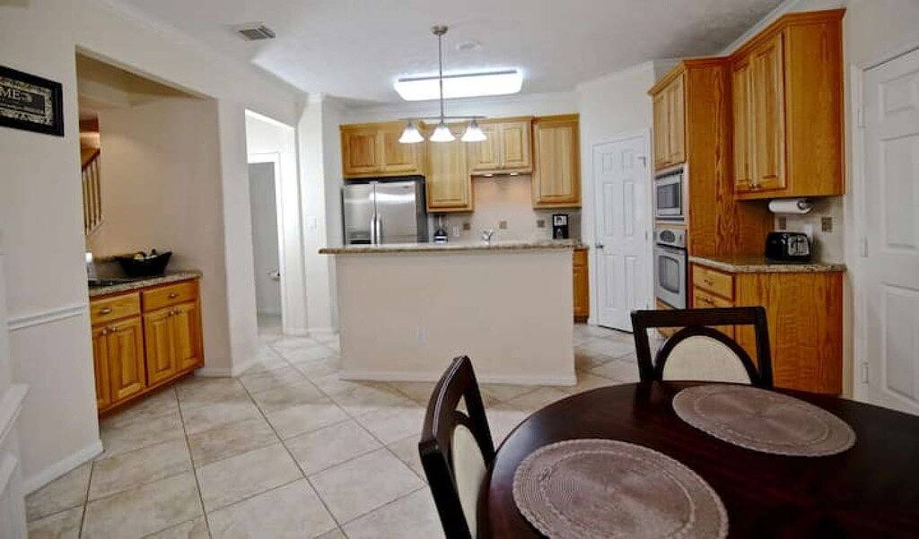 4 Bedrooms Luxury Location- Houston River Oaks in Houston, Harris County