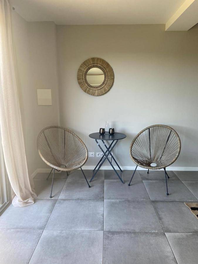 Location de vacances pour 2 personnes, avec piscine et jardin à Lecci - 4