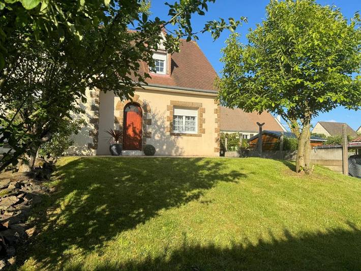 Location de vacances pour 8 personnes, avec vue et jardin à Saint-Georges-des-Groseillers