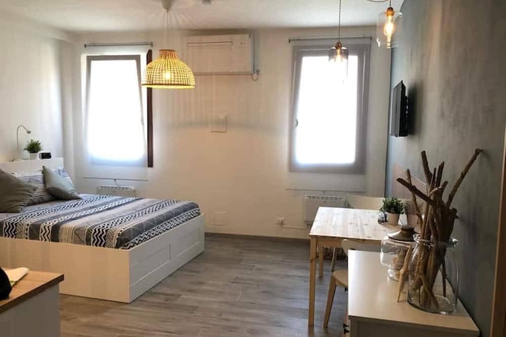 Entire apartment, Casa Vetrai Overlook Canal in Murano - Venice in Murano, Venice Province