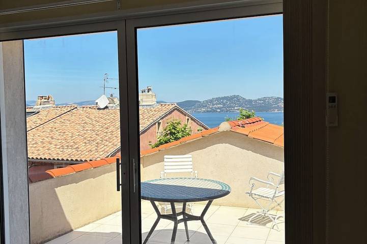 Gîte pour 2 personnes, avec terrasse dans Plage de l'Almanarre - 3