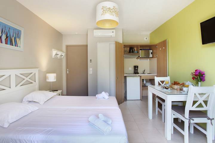 Studio für 2 Personen, mit Balkon und Pool sowie Sauna in La Londe-les-Maures