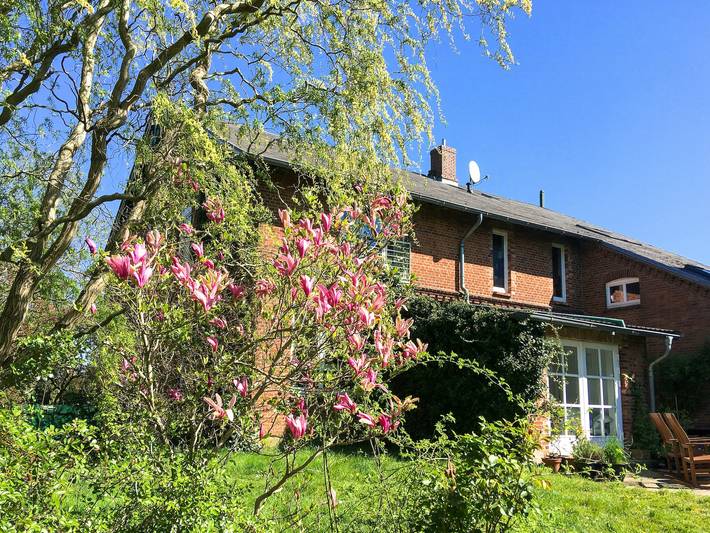 Ferienwohnung für 9 Personen, mit Garten und Terrasse sowie Sauna, kinderfreundlich in Naturpark Aukrug - 2