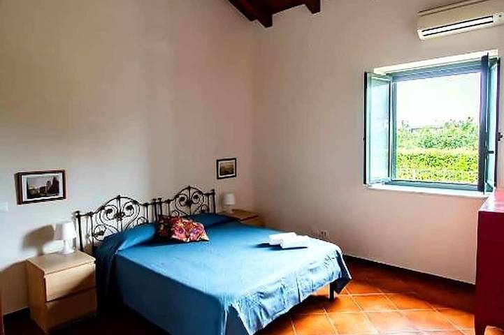 Casa Bianca, Historic cottage in lush greenery, steps from the sea in Capo d'Orlando, Province de Messina