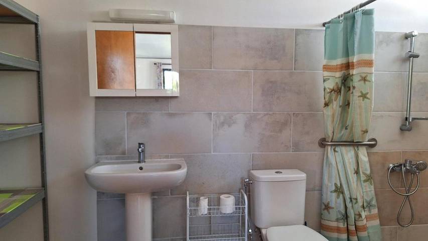 Gîte pour 2 personnes, avec jardin et terrasse dans Pirae - 4