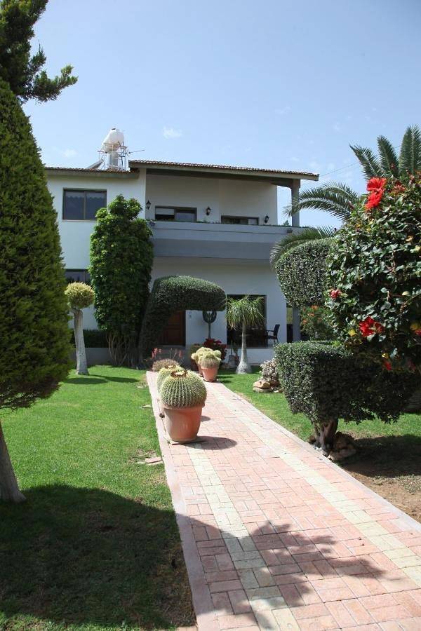 Villa for 2 people, with Balcony and Hot tub as well as Terrace and Garden in Limassol