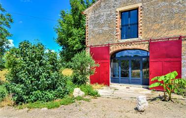 Gîte pour 7 personnes, avec jardin à Mornas