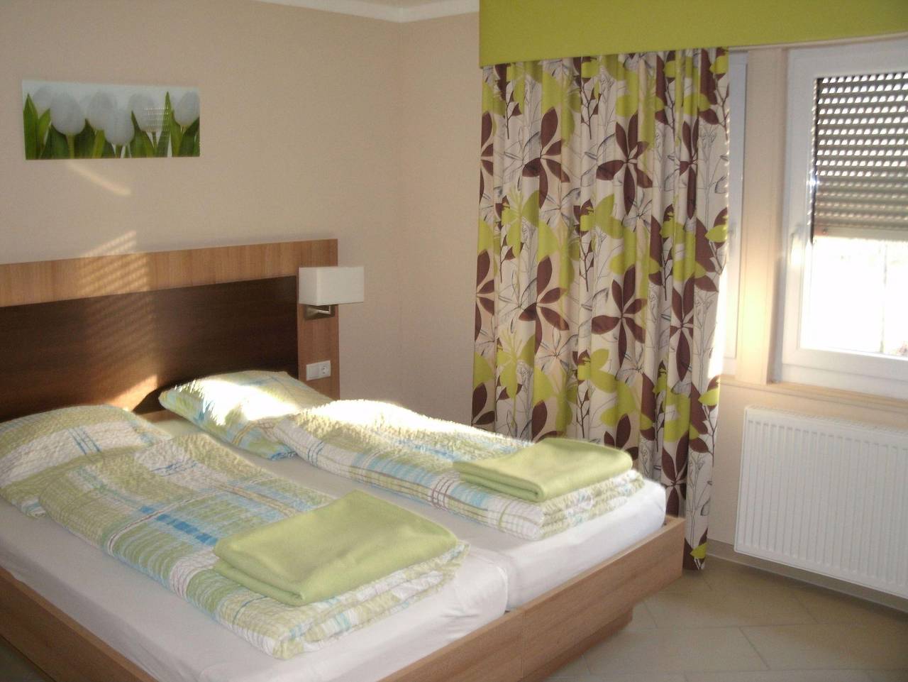 Ganze Ferienwohnung, Schwindt - Weingut/Ferienwohnung - Ferienwohnung Schwindt in Weisenheim am Sand, Pfälzer Rheinebene