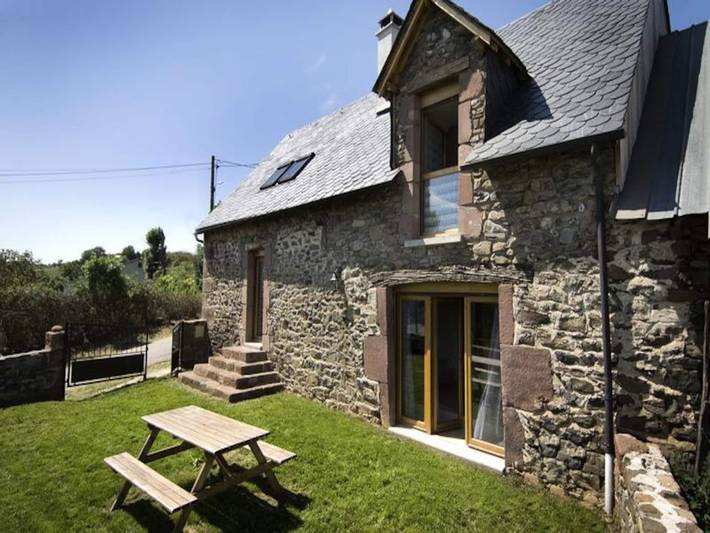 Gîte pour 6 personnes, avec piscine et jardin, animaux acceptés dans Saint-Pierre-de-Nogaret
