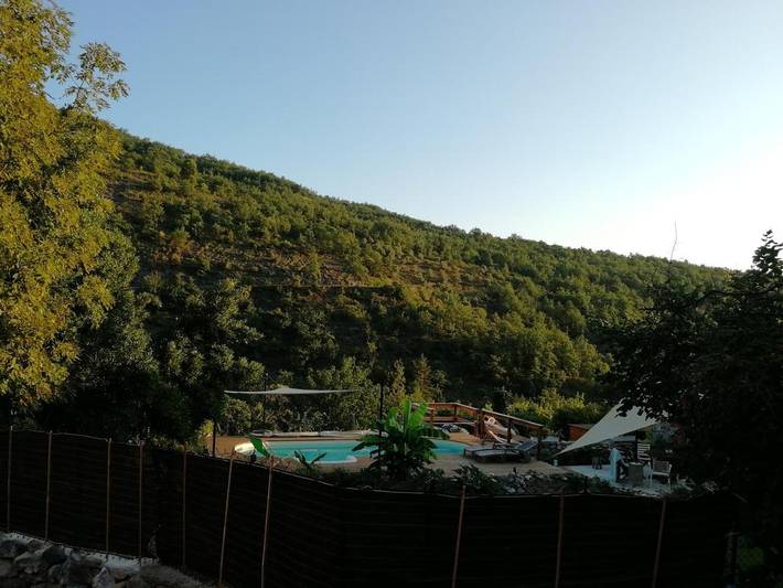 Cottage pour 2 personnes, avec piscine ainsi que jardin et vue à Ginoles