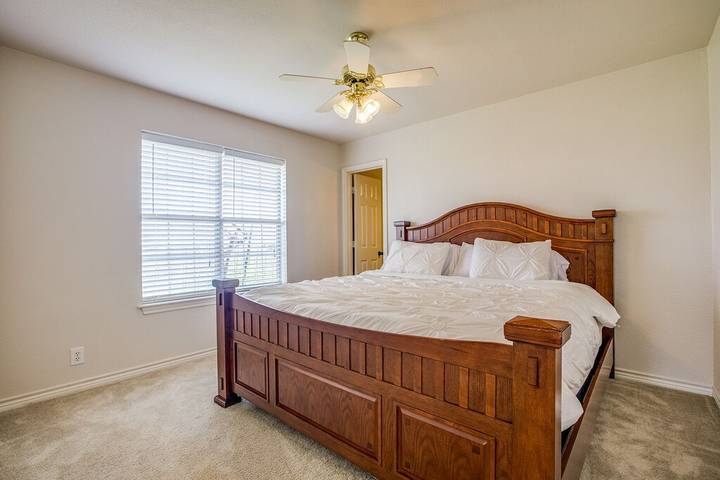 Barn for 12 people, with yard and hot tub in Collin County