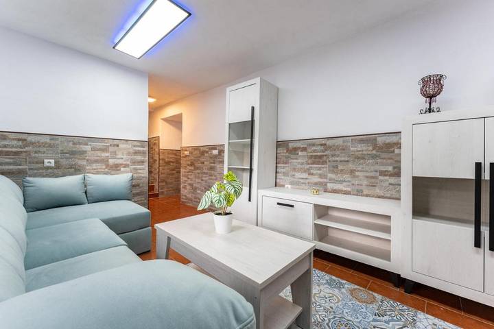 Casa rural para 16 personas, con piscina además de terraza y vistas en Alcaucín - 4