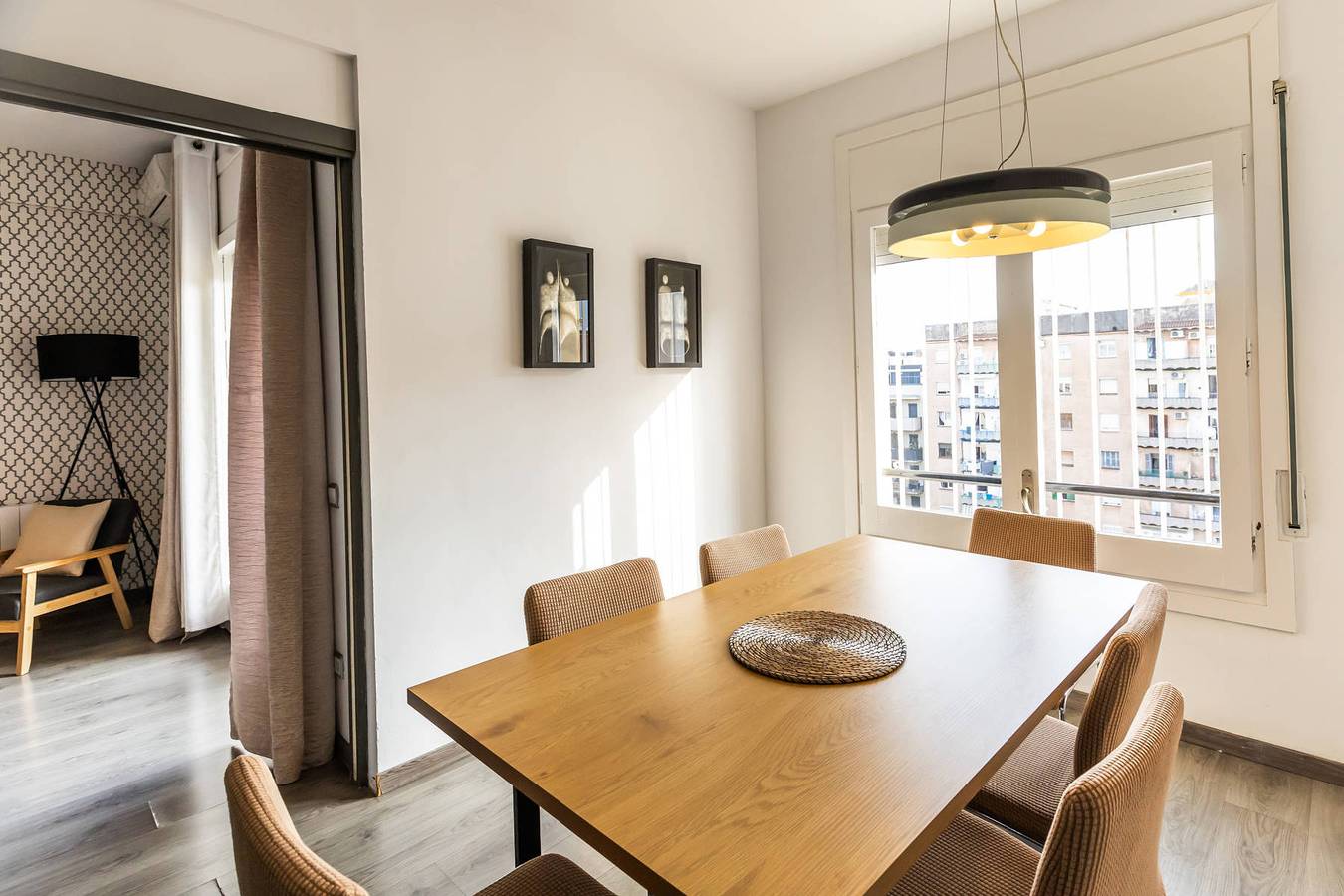 Ganze Wohnung, Ferienwohnung für 6 Personen mit Balkon in Barcelona Zentrum, Barcelona