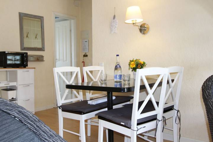 Ganze Wohnung, Charmant gestaltetes Ferienappartement für bis zu vier Personen auf zwei Etagen in Nordfriesische Inseln (Schleswig-Holstein) (Schleswig-Holstein), Wenningstedt