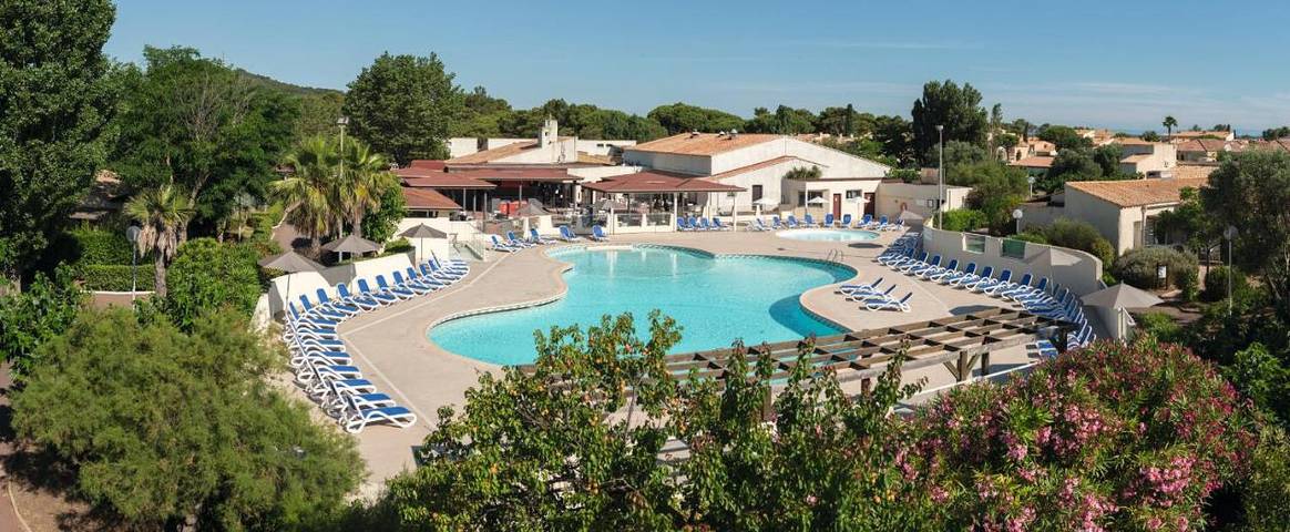 Appart’hôtel pour 3 personnes, avec piscine ainsi que jardin et bassin pour enfant