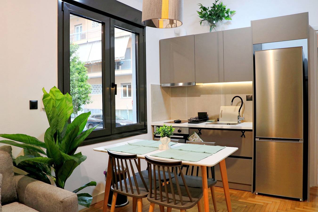 Appartement entier, Appartement de vacances pour 4 personnes avec terrasse in Section centrale d'Athènes, Athènes