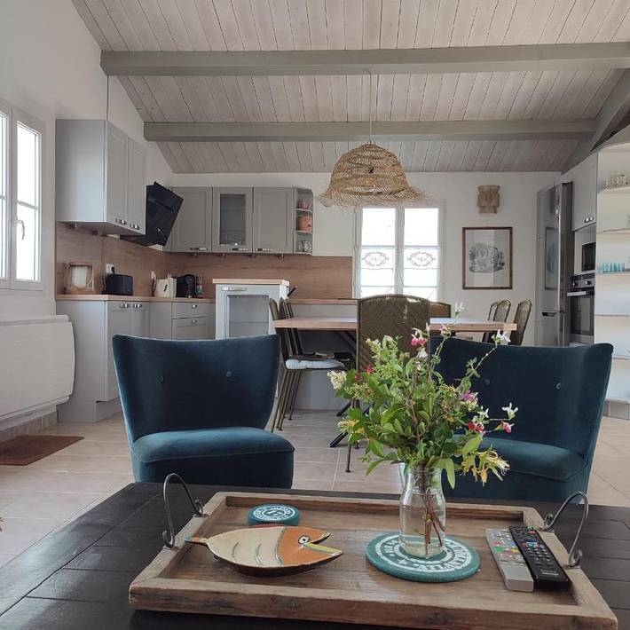 Location de vacances pour 8 personnes, avec jardin, animaux acceptés dans Plage Du Gros Jonc Le Bois Plage En Re - 2