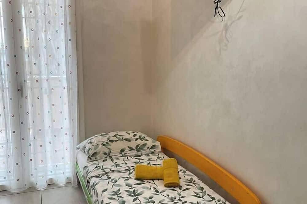 Ganze Wohnung, Home parking near the Airport and beach in Fiumicino, Rom Provinz