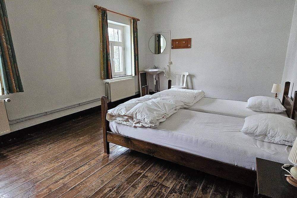 La Ferme du Crupet 15 Personen. Rustig Gelegen Midden in de Bossen in Hastière, Region Namur