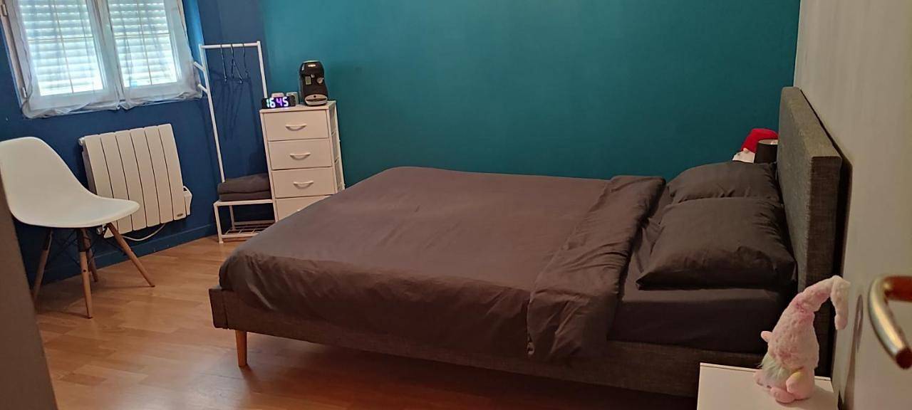 Chambre avec salle d'eau privée in Noyen-sur-Sarthe, Sarthe