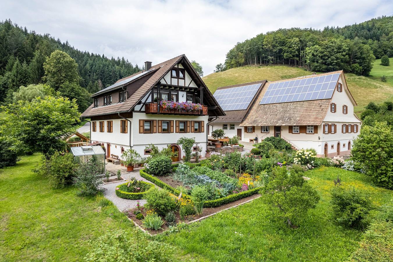 Ganze Wohnung, Ferienwohnung 'Am Döttelbach' mit Bergblick, privater Terrasse und Wlan in Bad Peterstal-Griesbach, Mittlerer Schwarzwald
