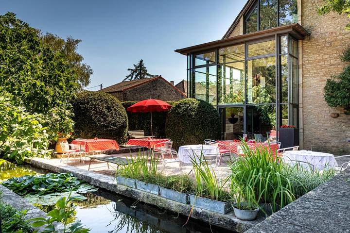 Chambre d’hôte pour 5 personnes, avec Terrasse et Jardin ainsi que Piscine et Vue
