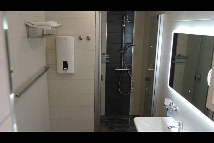 Chalet für 5 Personen, mit Garten und Balkon im Sauerland - 4