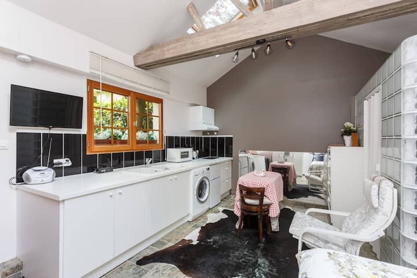 Ganzes Studio, Charmantes Studio in Ville-d'Avray, 25 m², Kostenlose Parkplätze in Ville-d'Avray, Hauts-de-Seine