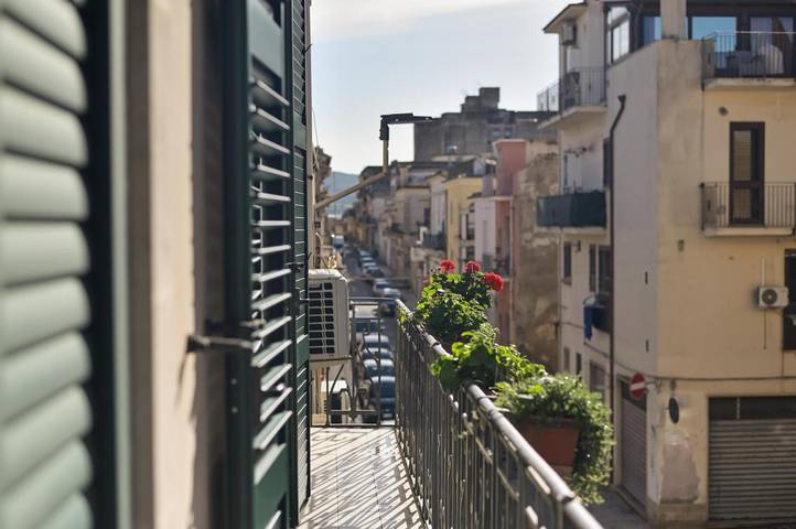 ‘Nero D’Avola’ Apartment with Balcony, Wi-Fi and Air Conditioning