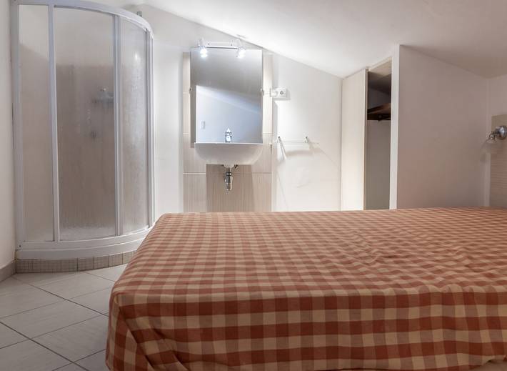 Casa rural cerca de Belgodère con piscina compartida. in Losari, Belgodère
