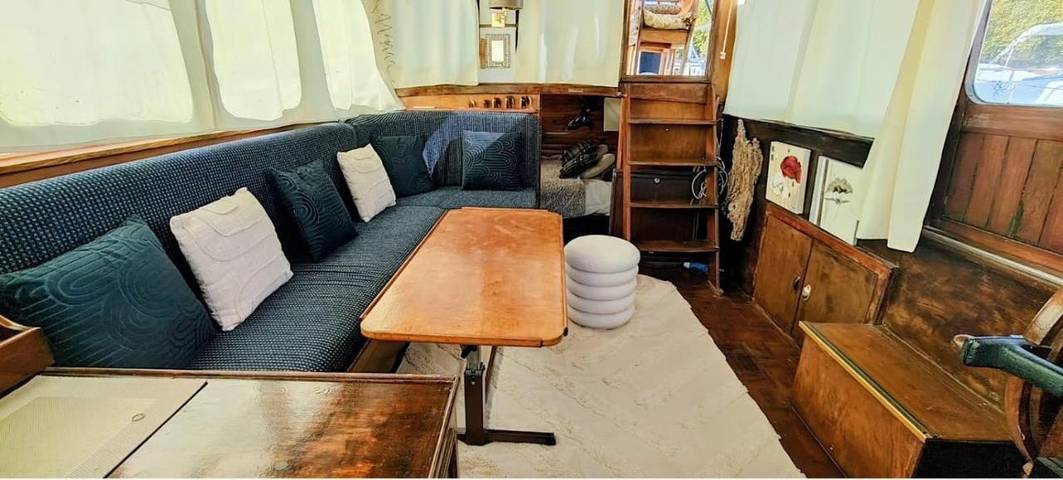 Bateau pour 4 personnes, avec Balcon et Terrasse ainsi que Vue et Vue sur le lac dans Saône-et-Loire