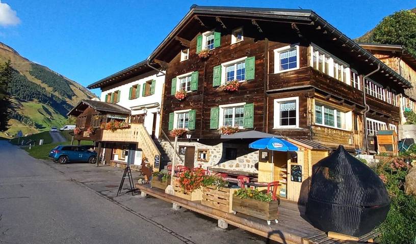 Bnb, mit Terrasse und Garten sowie Sauna und Ausblick in der Schweiz