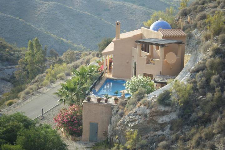 Villa für 6 Personen, mit Balkon und Whirlpool sowie Garten