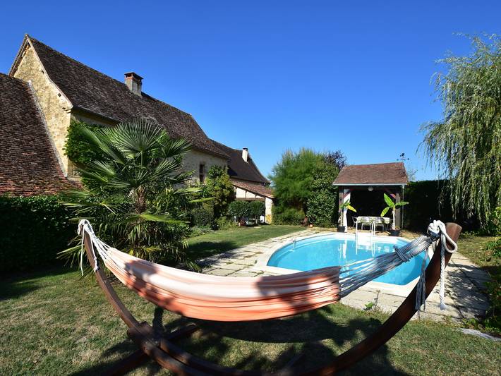 Location de vacances pour 6 personnes, avec jardin ainsi que piscine et terrasse à Saint-Jory-las-Bloux