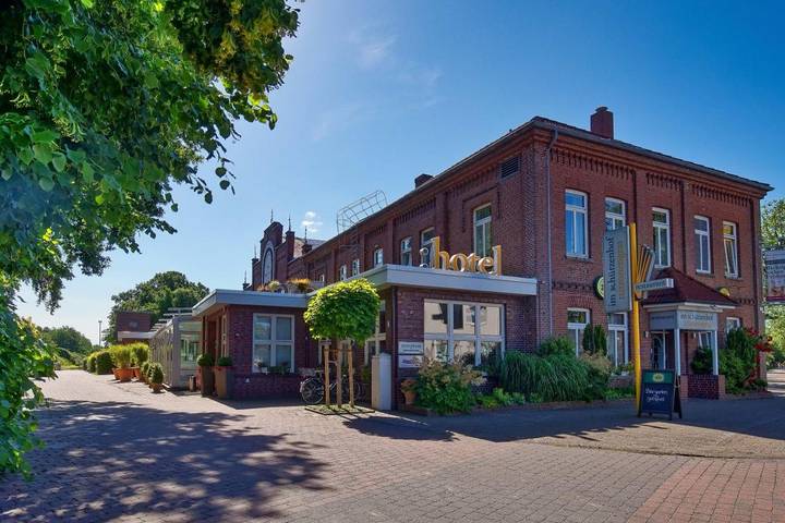 Hotel für 2 Personen, mit Terrasse und Garten sowie Pool und Sauna in Jever