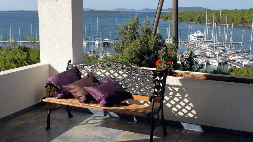 Location de vacances pour 6 personnes, avec jardin à Sali - 4