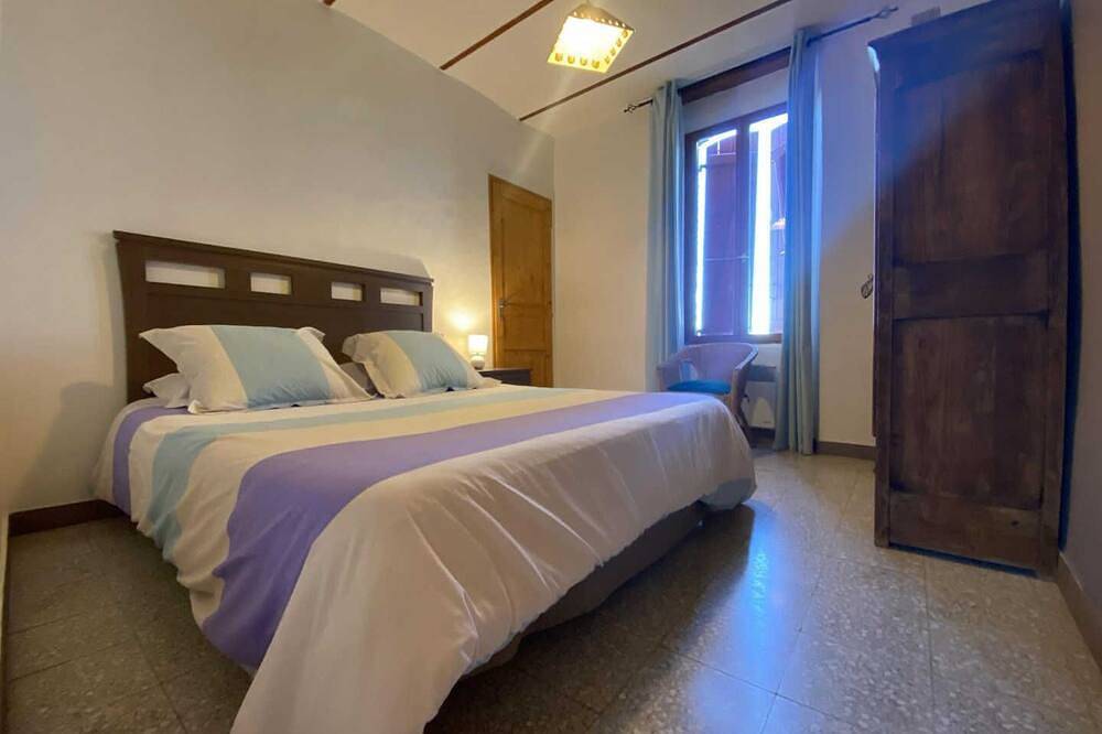 Mas almes - St-Hippolyte in Saint-Hippolyte (Languedoc-Roussillon), Côte d'Améthyste