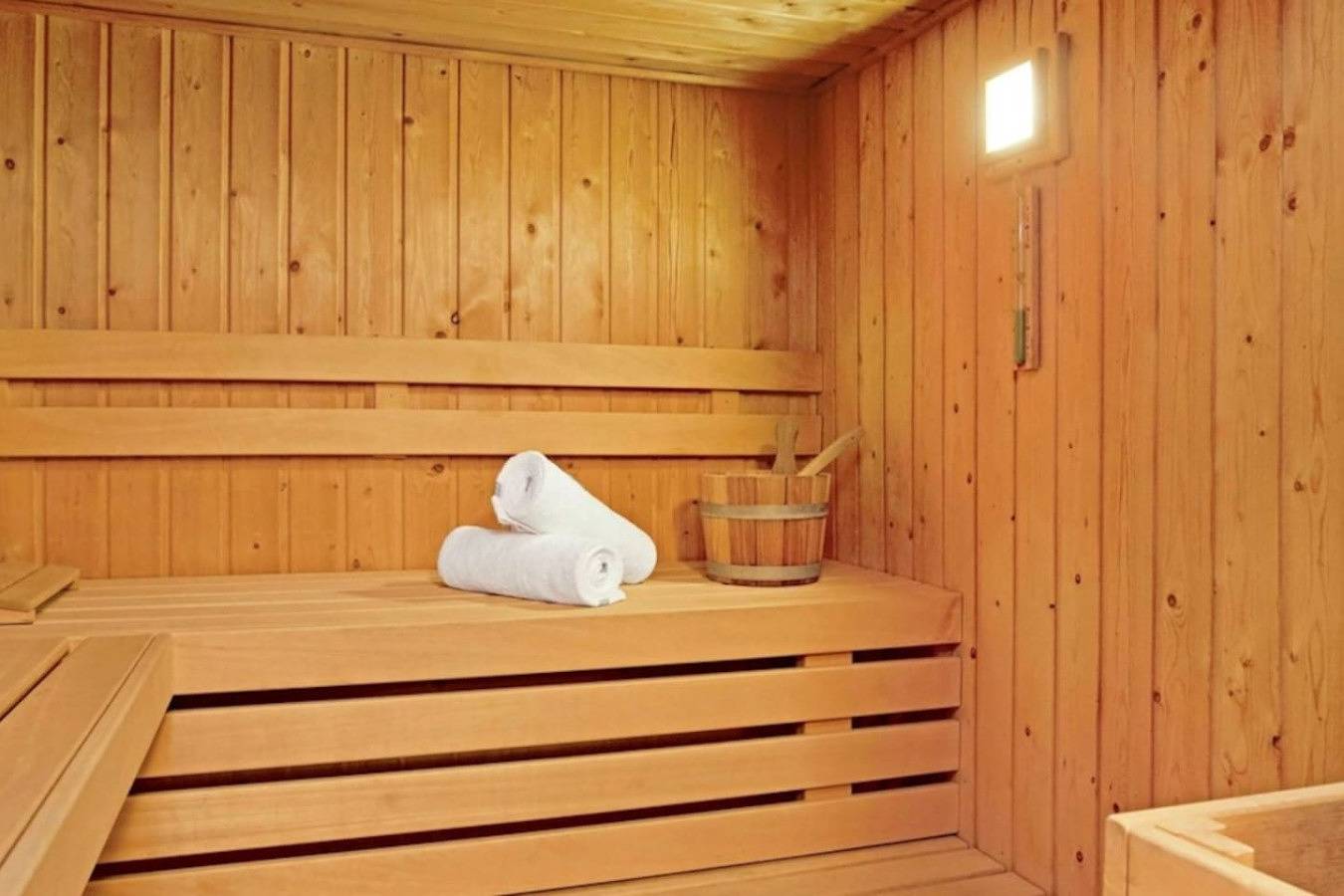 Penthouse met Jacuzzi en Sauna aan het water in Veluwe