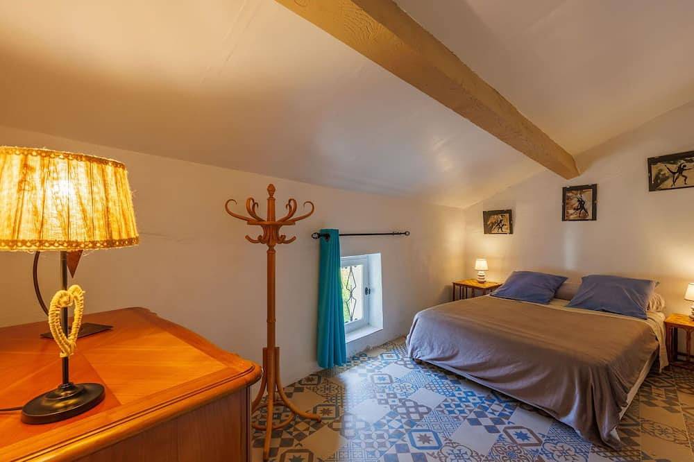 Wonderful  villa for 6 people with Wifi, Tv, terrace, pets allowed and parking in Saint-Jean-du-Gard, Cévennes