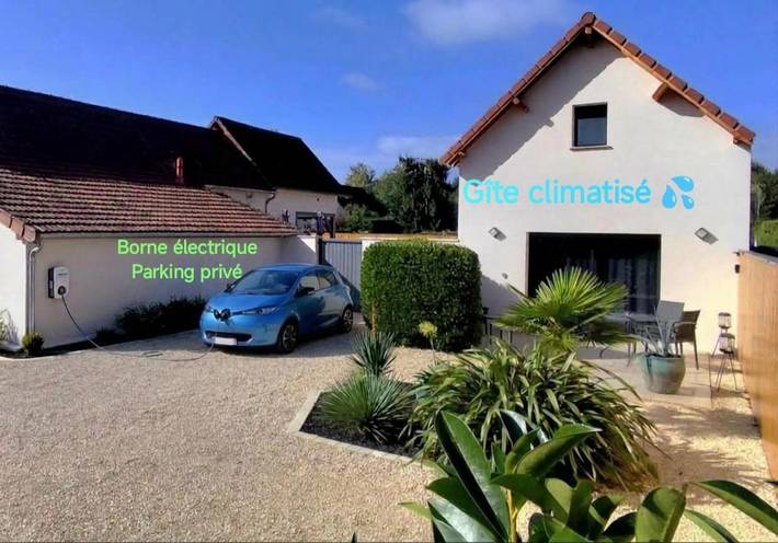 Location de vacances pour 5 personnes, avec Terrasse ainsi que Jardin et Vue à Les Montils