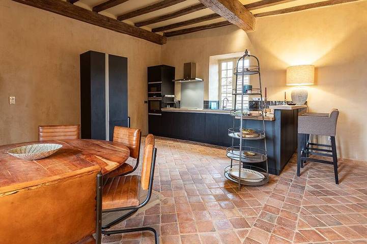 Gîte pour 10 personnes, avec jardin dans Mortemart - 2