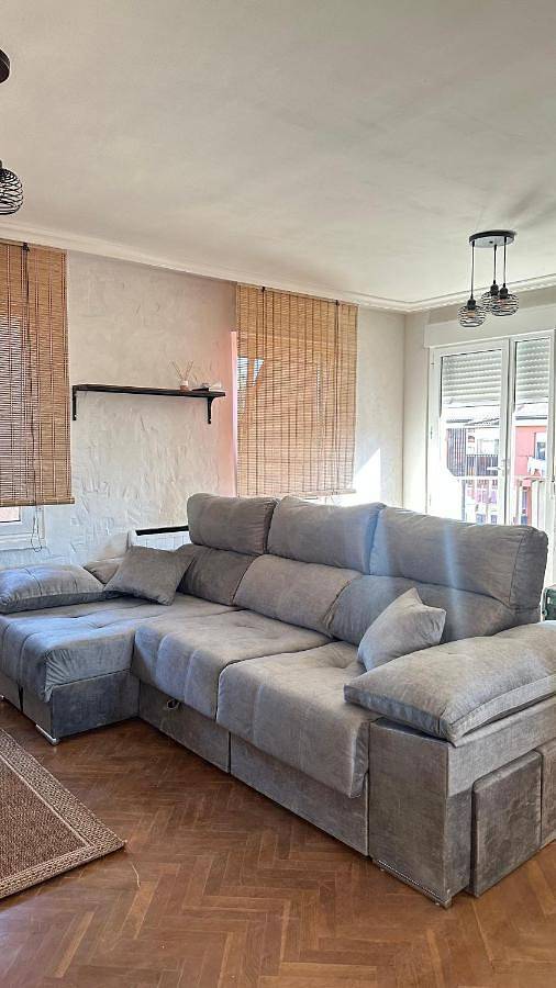 Gîte pour 5 personnes, avec Balcon ainsi que Terrasse et Vue à Mansilla de las Mulas