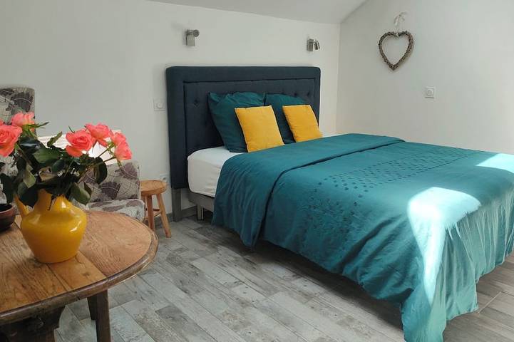 Gîte pour 2 personnes, avec jardin et terrasse, animaux acceptés à Tréméreuc - 4